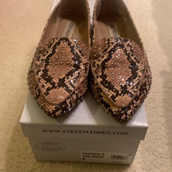 Steve Madden Feather S-Tan Snake Loafer - Picture 5 of 12